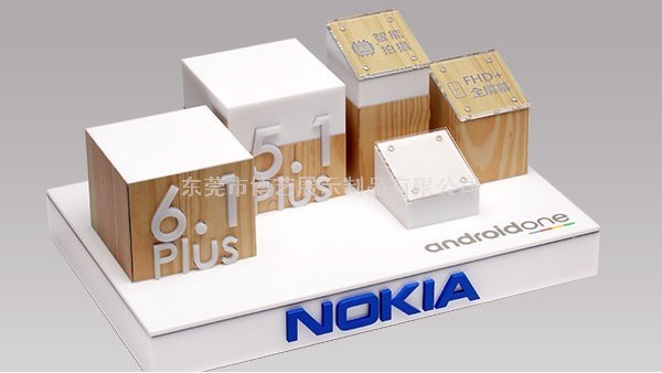 博藝和你簡單的聊一聊亞克力的展示架的展示柜的區(qū)別